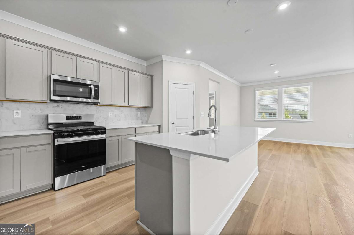 134 Kenney Way Property Photo 7