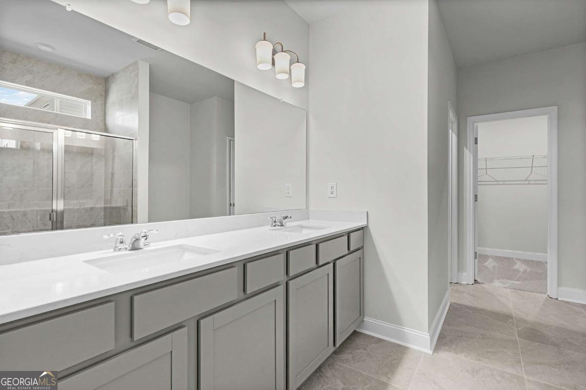 134 Kenney Way Property Photo 11