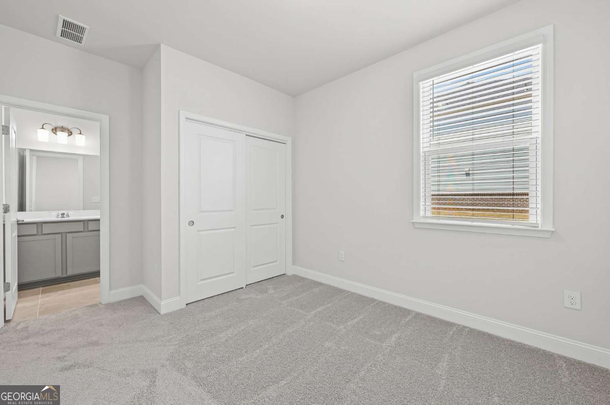 134 Kenney Way Property Photo 18