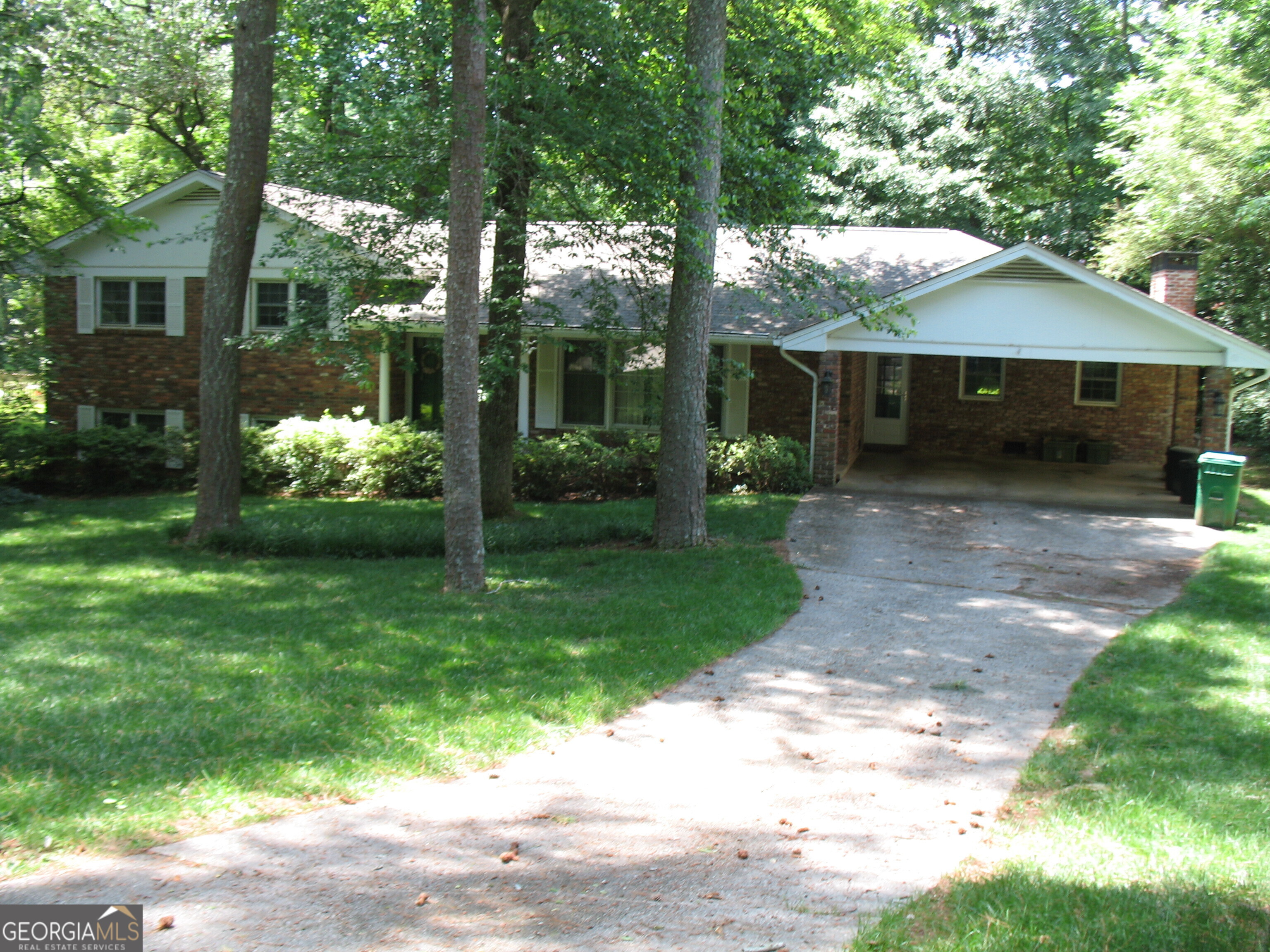 2281 Midvale Circle Property Photo 2