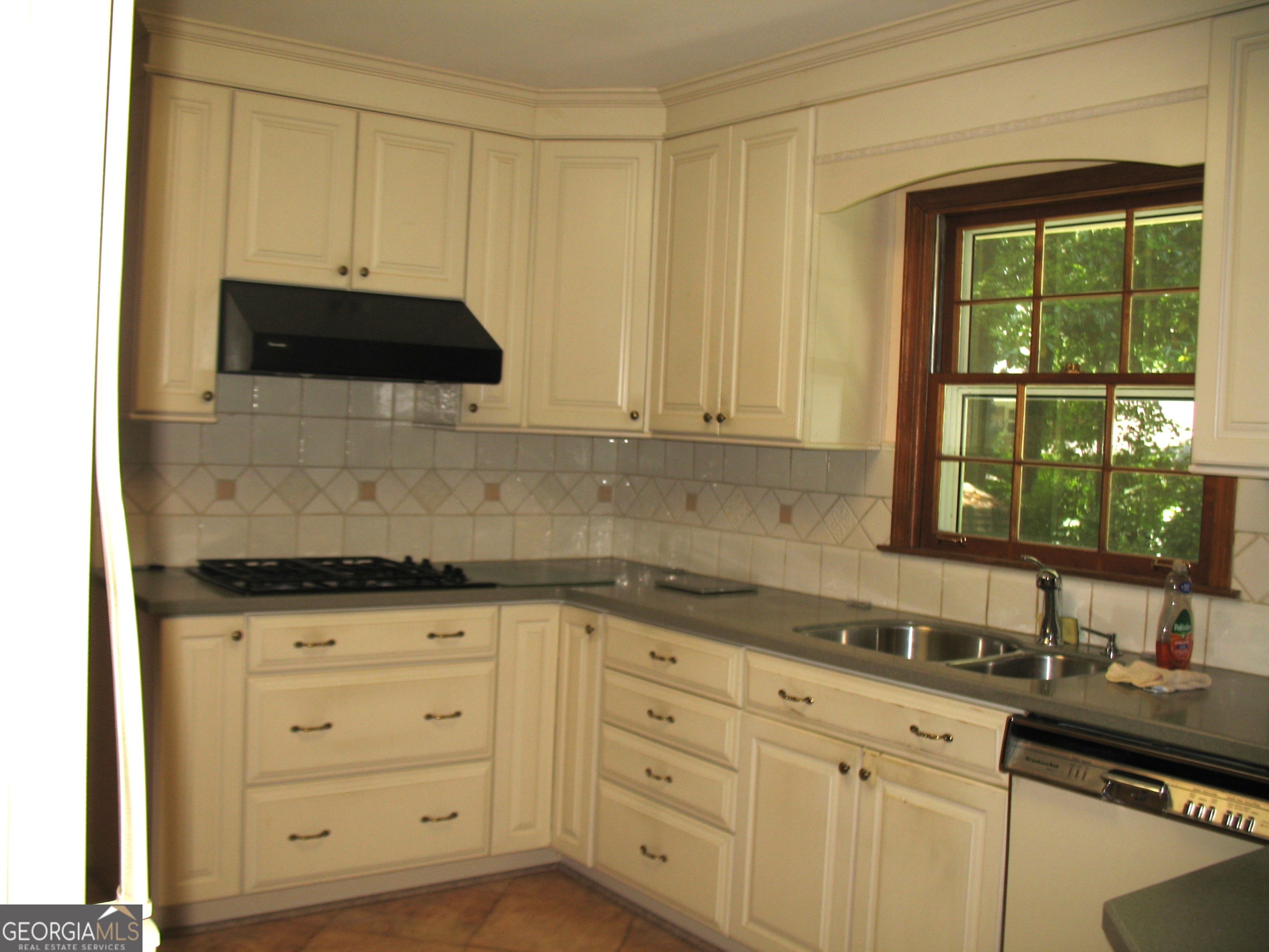 2281 Midvale Circle Property Photo 4