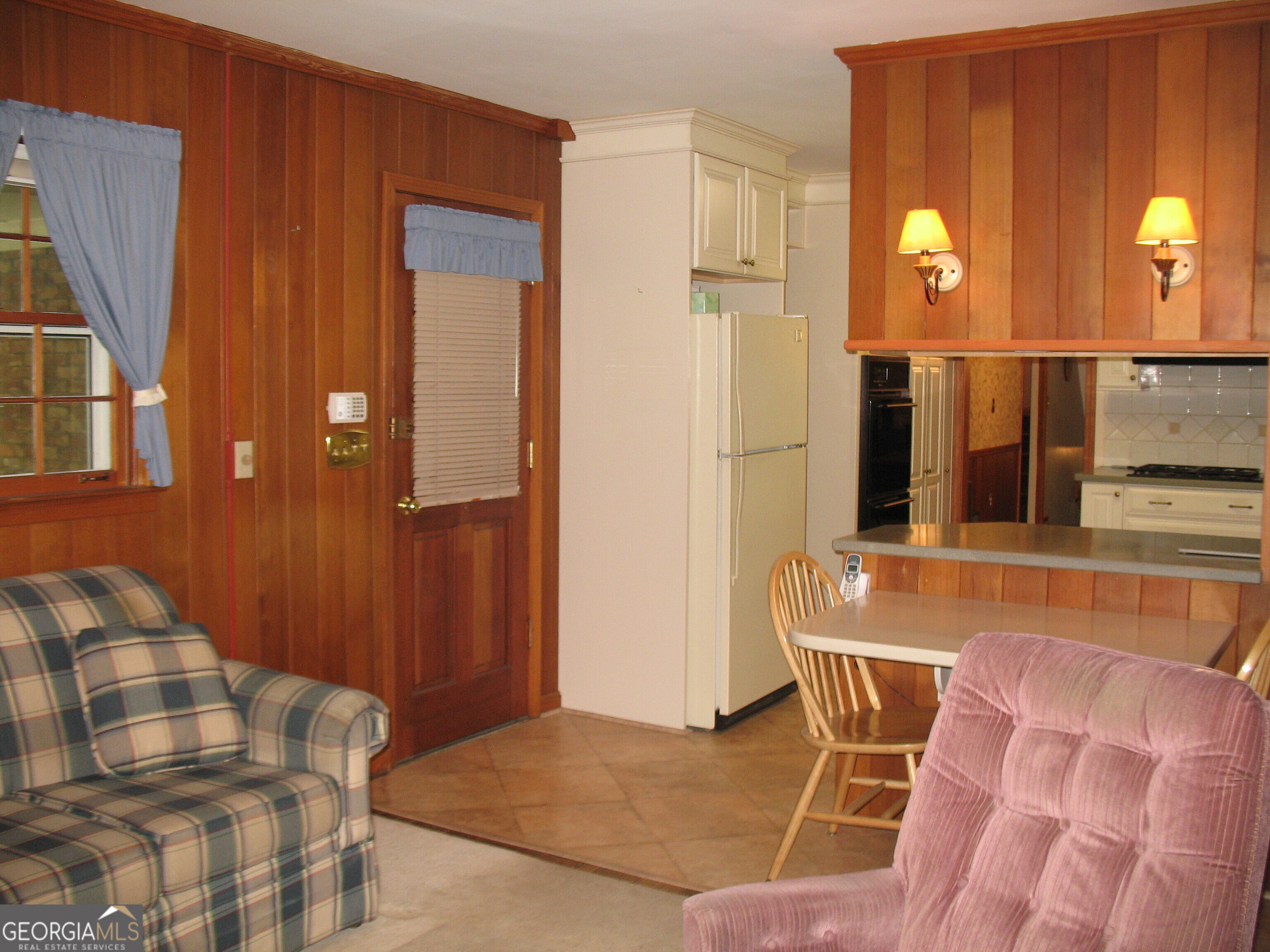 2281 Midvale Circle Property Photo 6