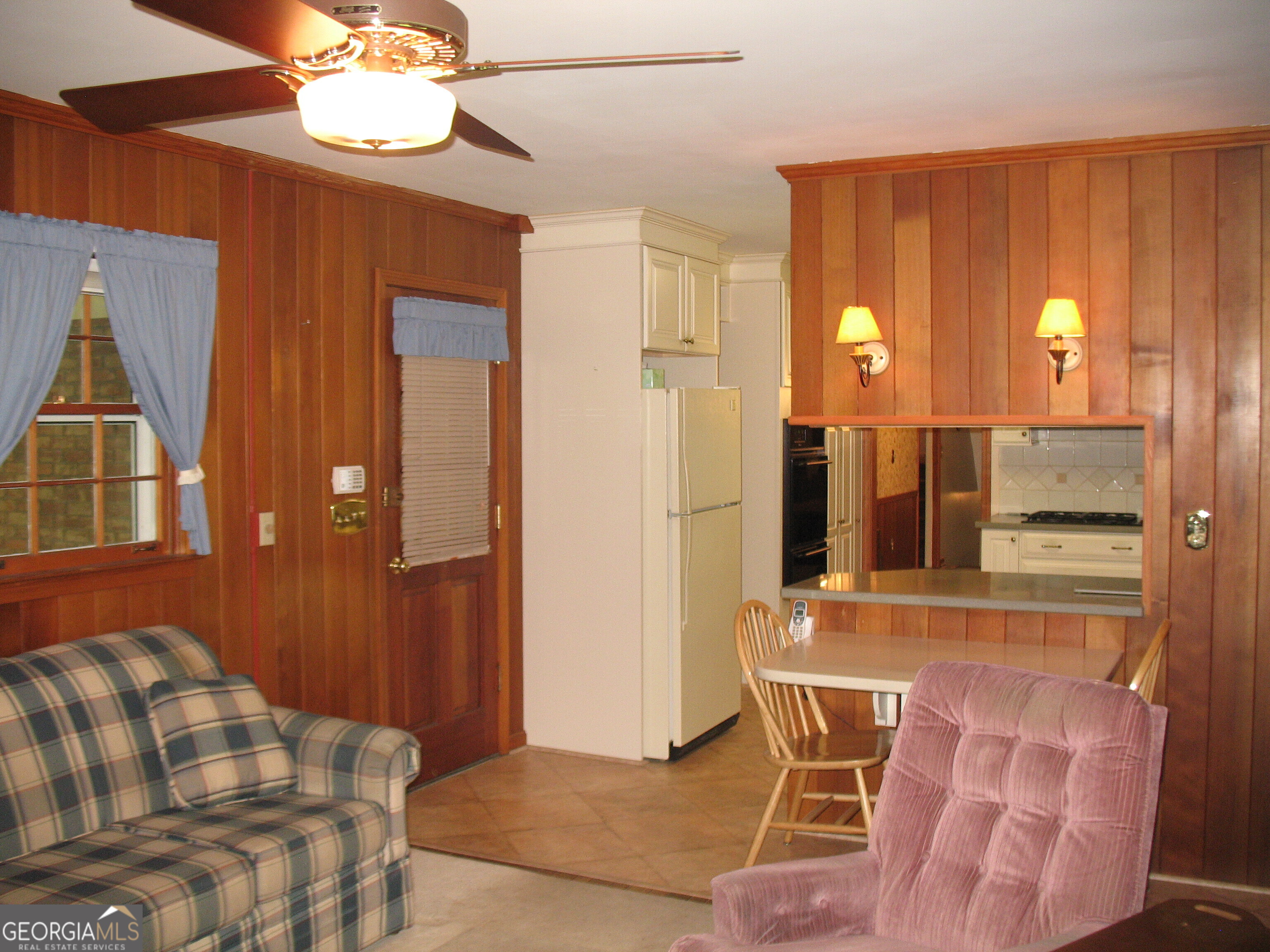 2281 Midvale Circle Property Photo 7