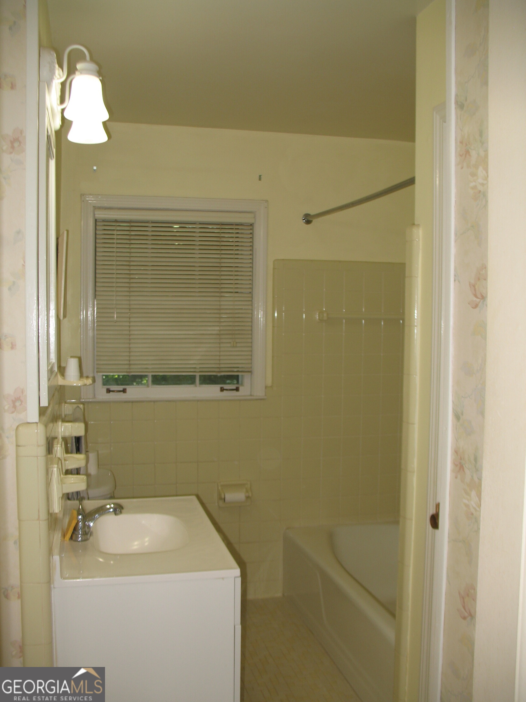2281 Midvale Circle Property Photo 9