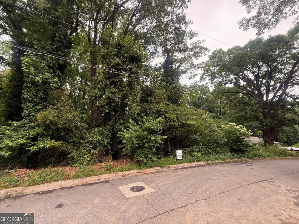 2560 Gordon Circle Se Property Photo 3