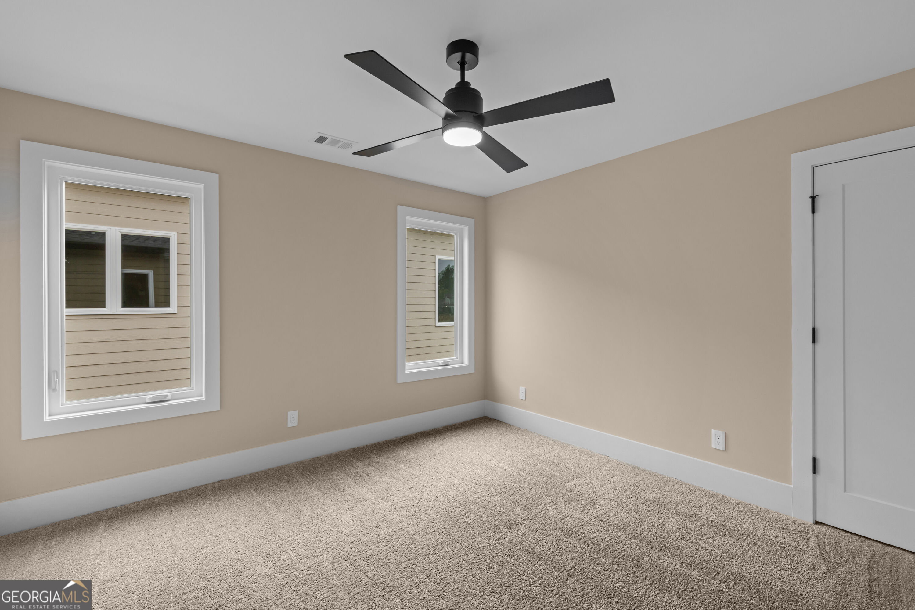 729 Ronaldsay Road Property Photo 7