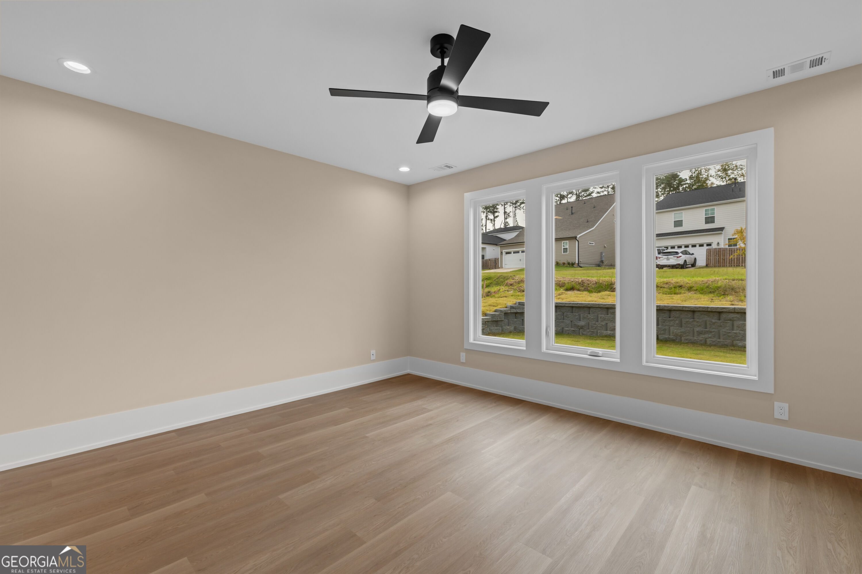 729 Ronaldsay Road Property Photo 32