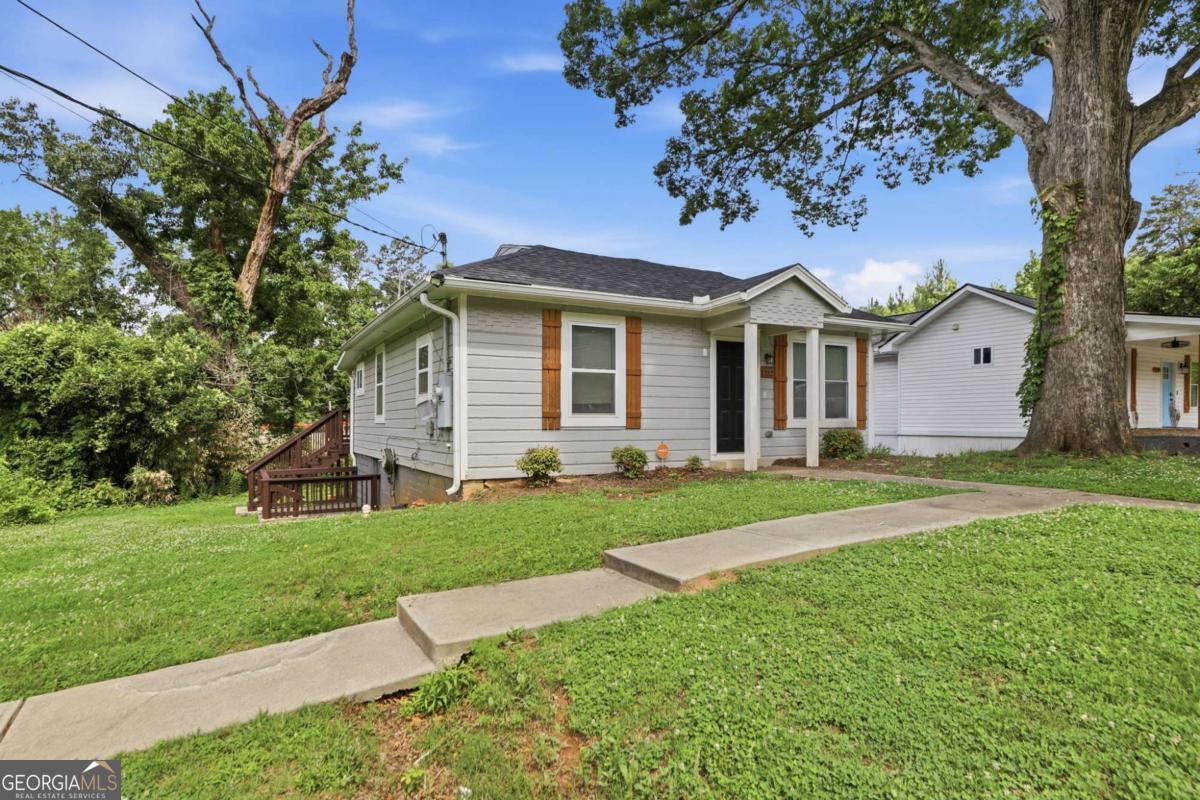 1152 Wedgewood Drive Nw Property Photo 3
