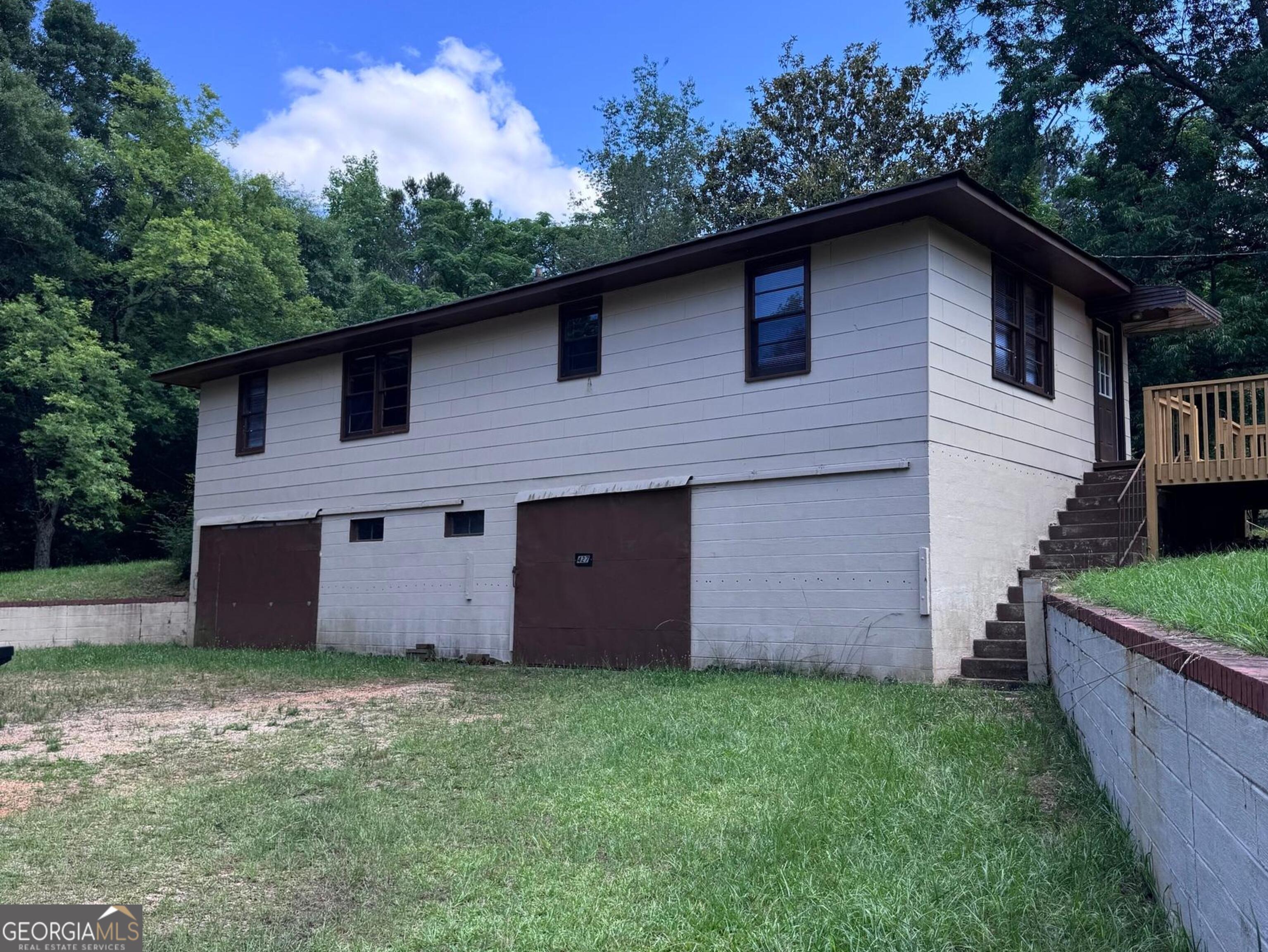 427 Dripping Rock Road Property Photo 5