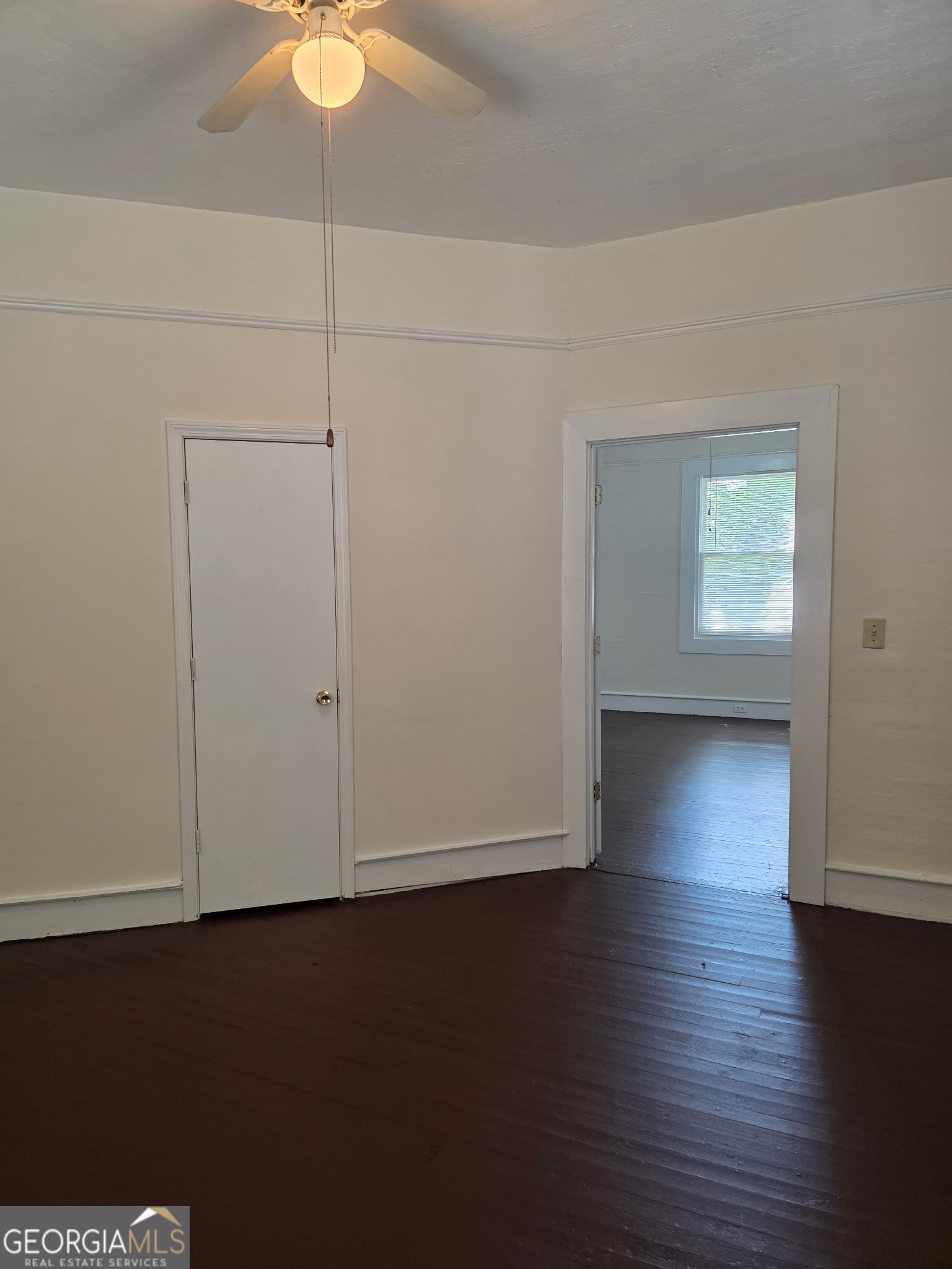 905 South Parkway Property Photo 3