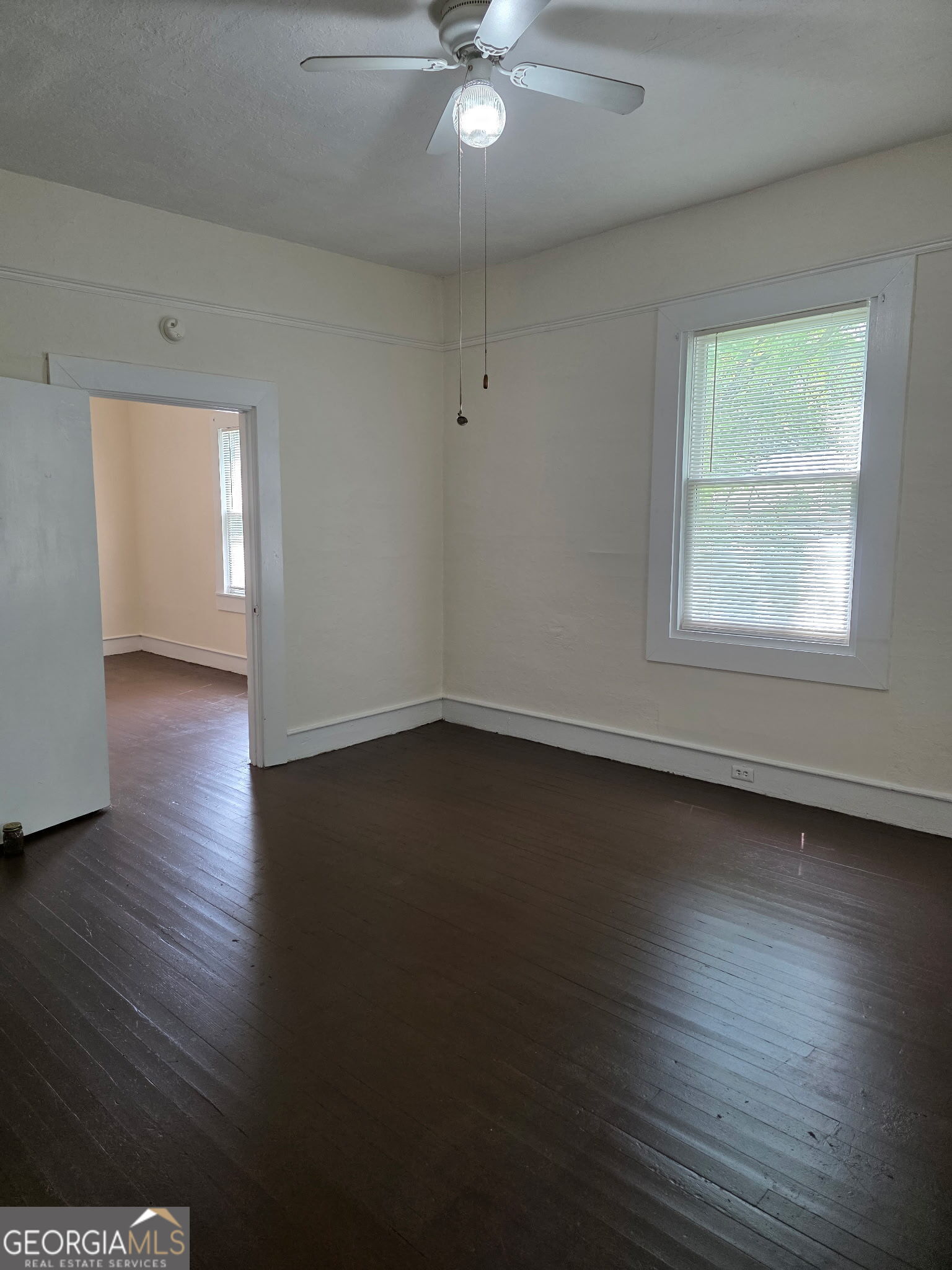 905 South Parkway Property Photo 4