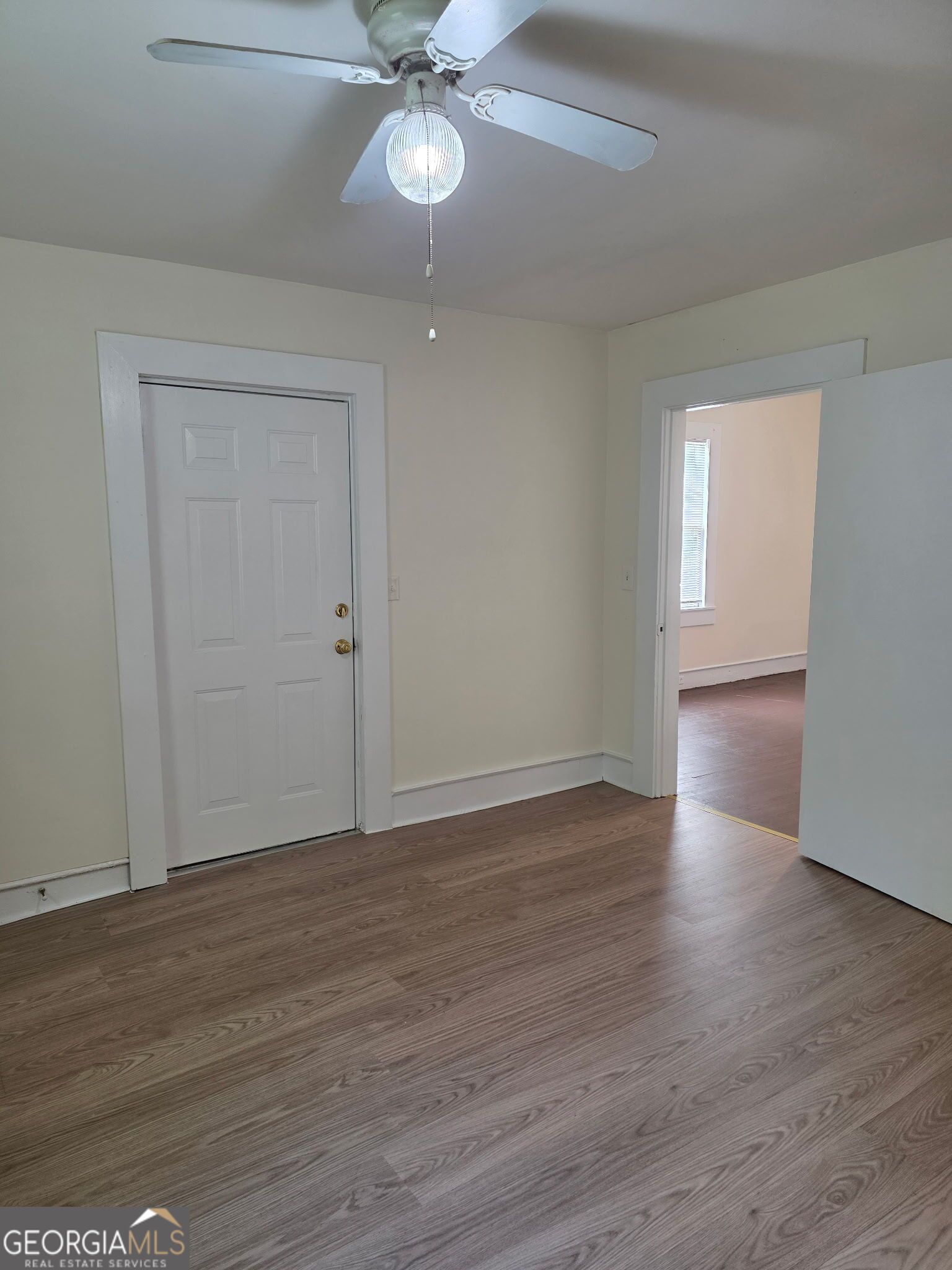 905 South Parkway Property Photo 13