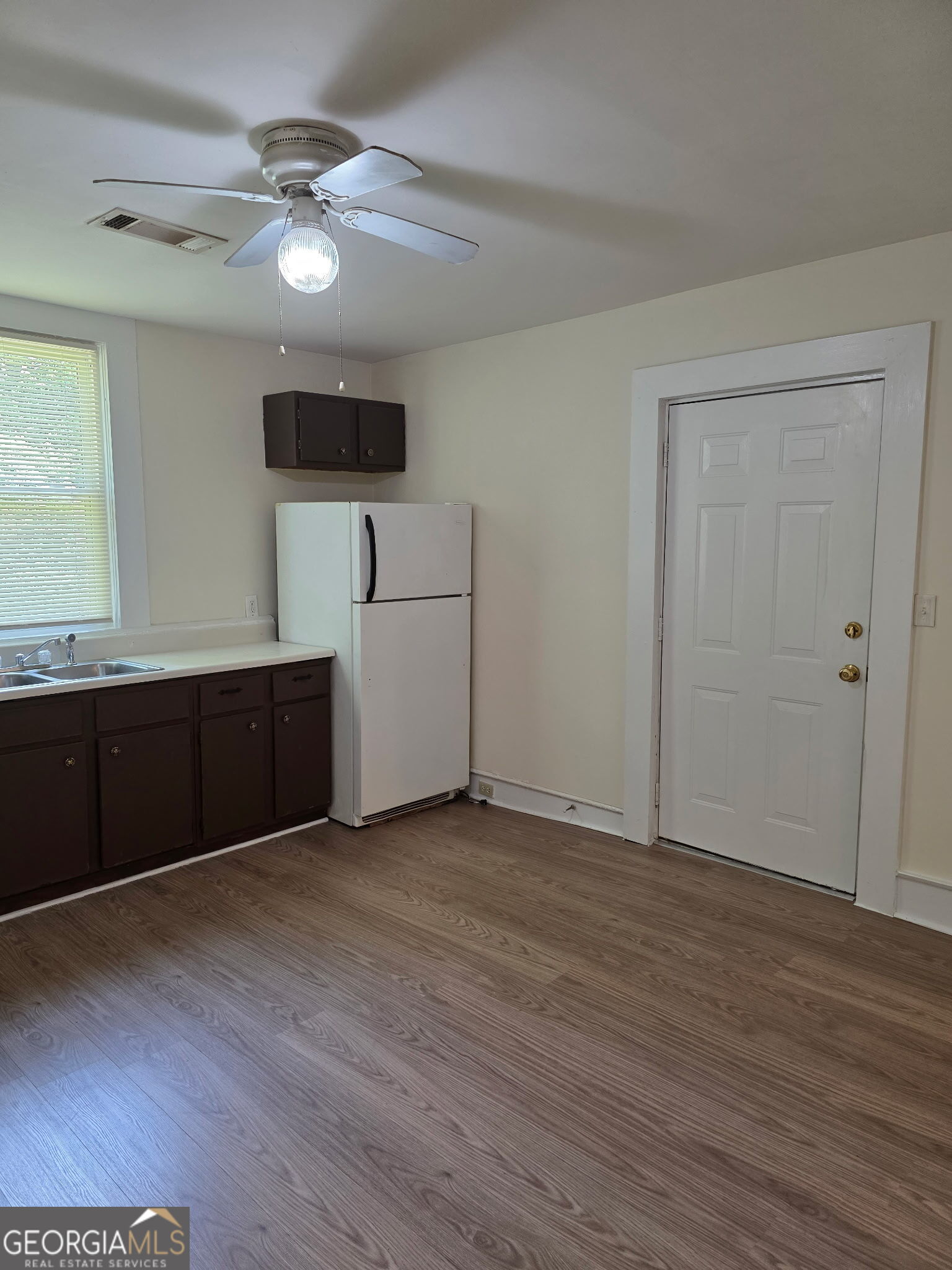 905 South Parkway Property Photo 14