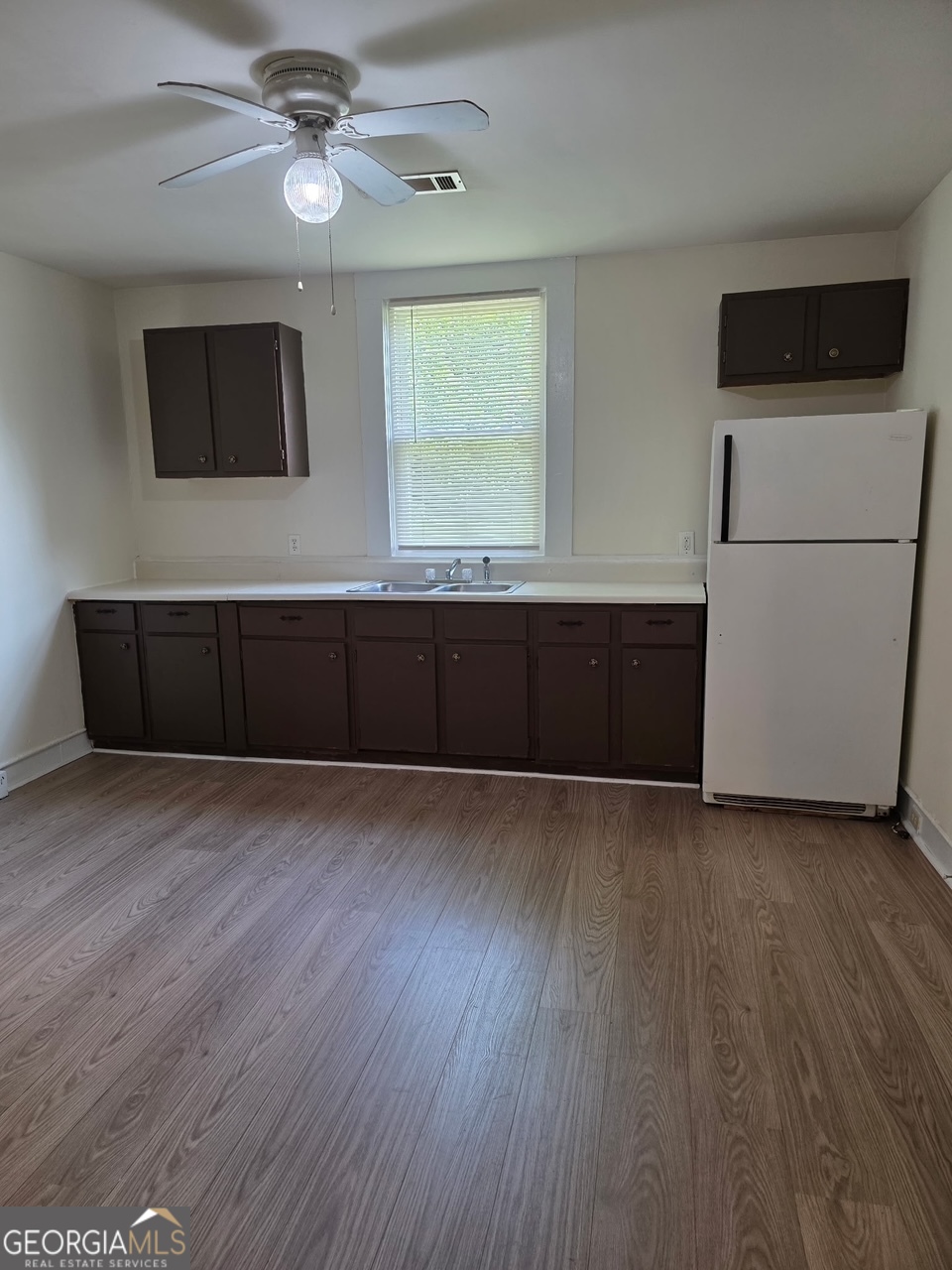 905 South Parkway Property Photo 15