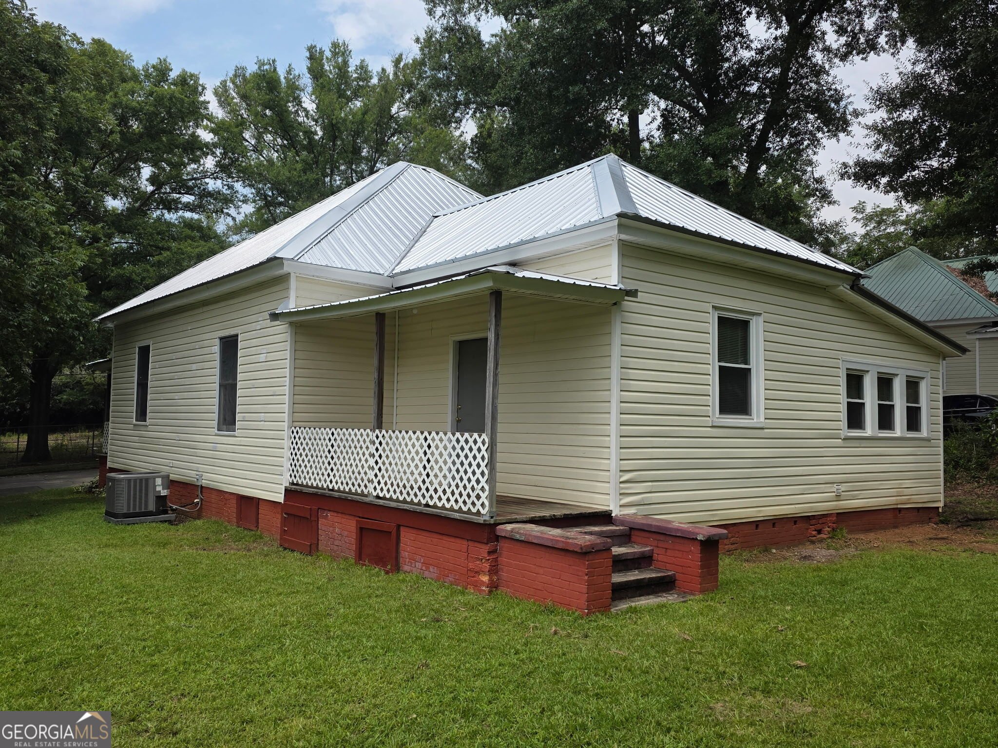 905 South Parkway Property Photo 22