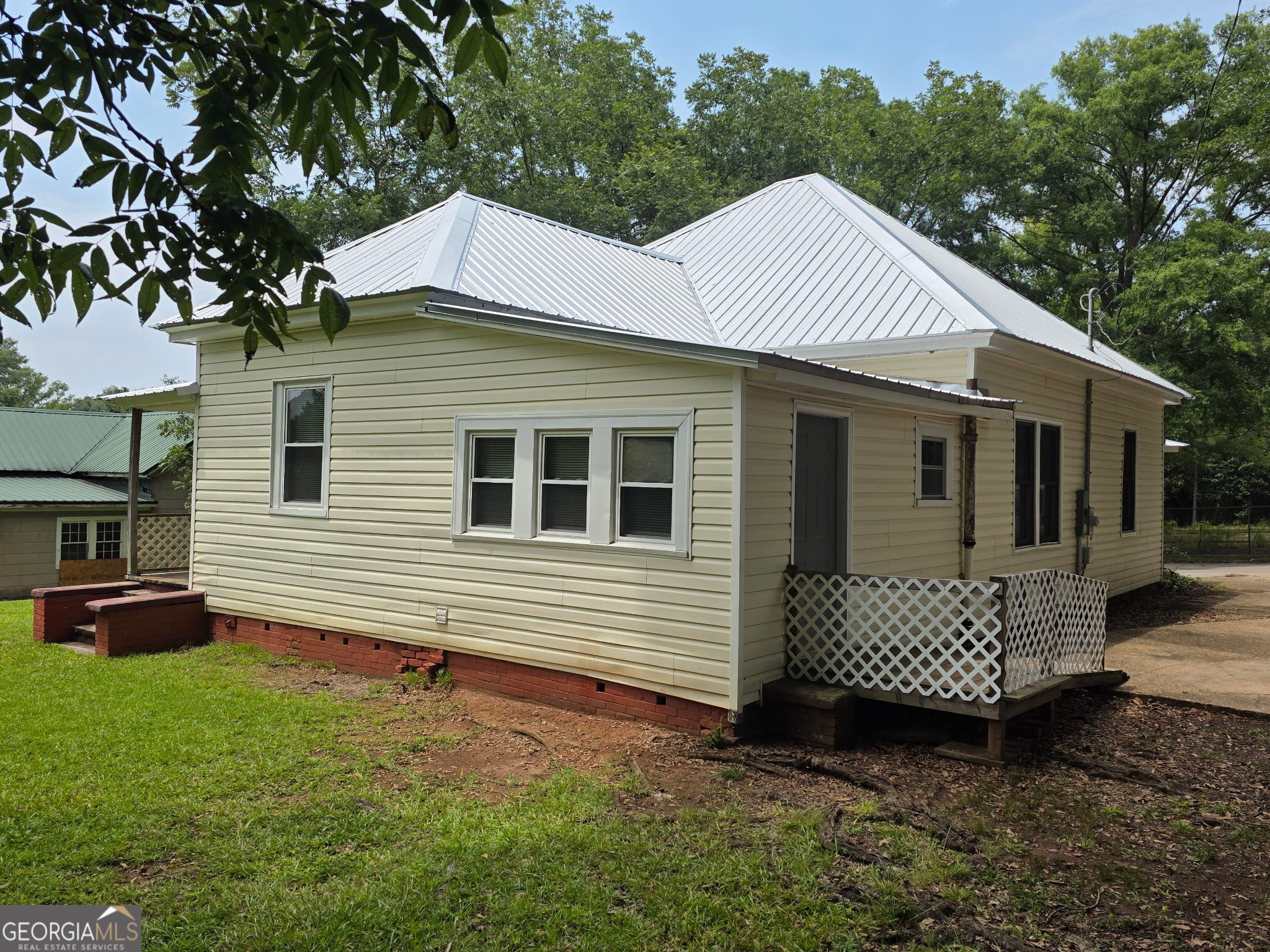 905 South Parkway Property Photo 24