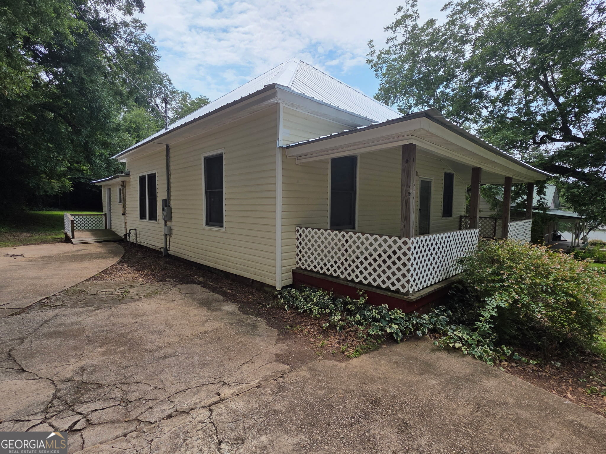 905 South Parkway Property Photo 27
