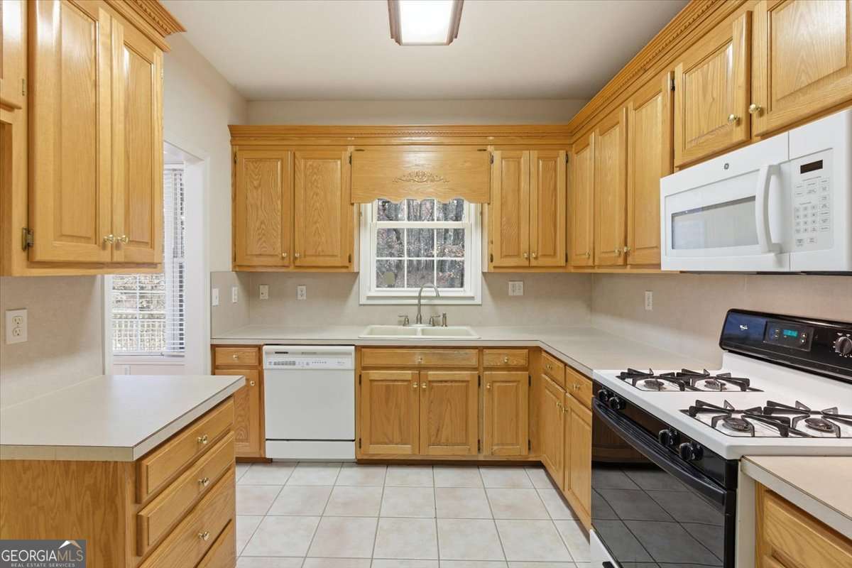 875 Knox Bridge Highway Property Photo 8