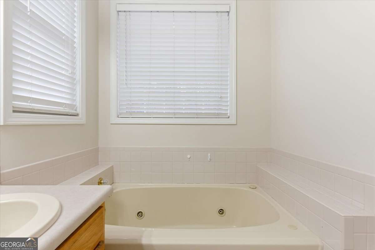 875 Knox Bridge Highway Property Photo 17