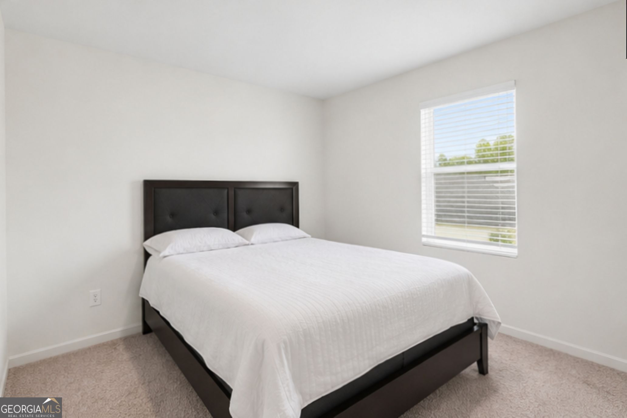 626 Tudor Street Property Photo 3