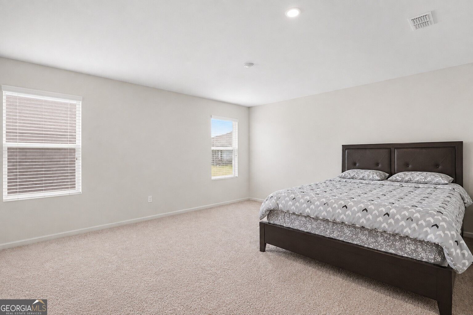 626 Tudor Street Property Photo 7