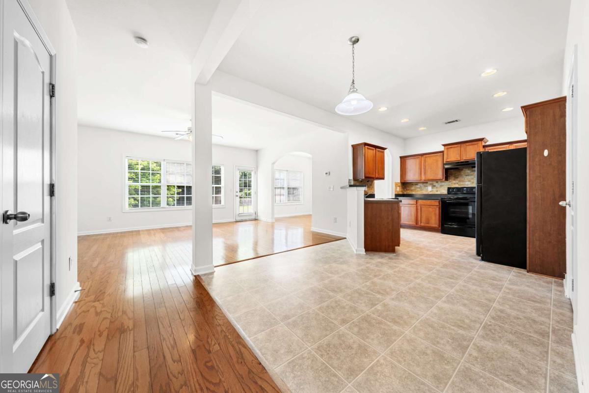 6643 Silk Tree Pointe Property Photo 6