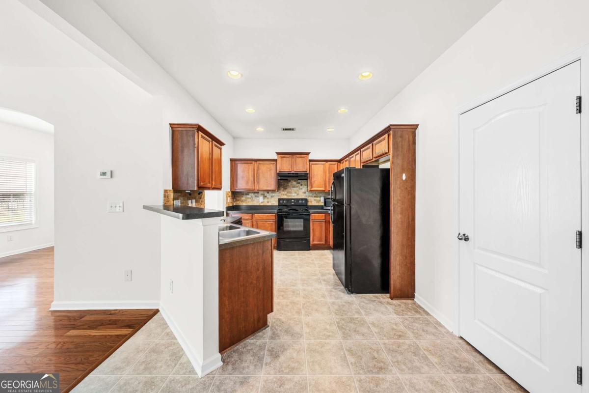 6643 Silk Tree Pointe Property Photo 7
