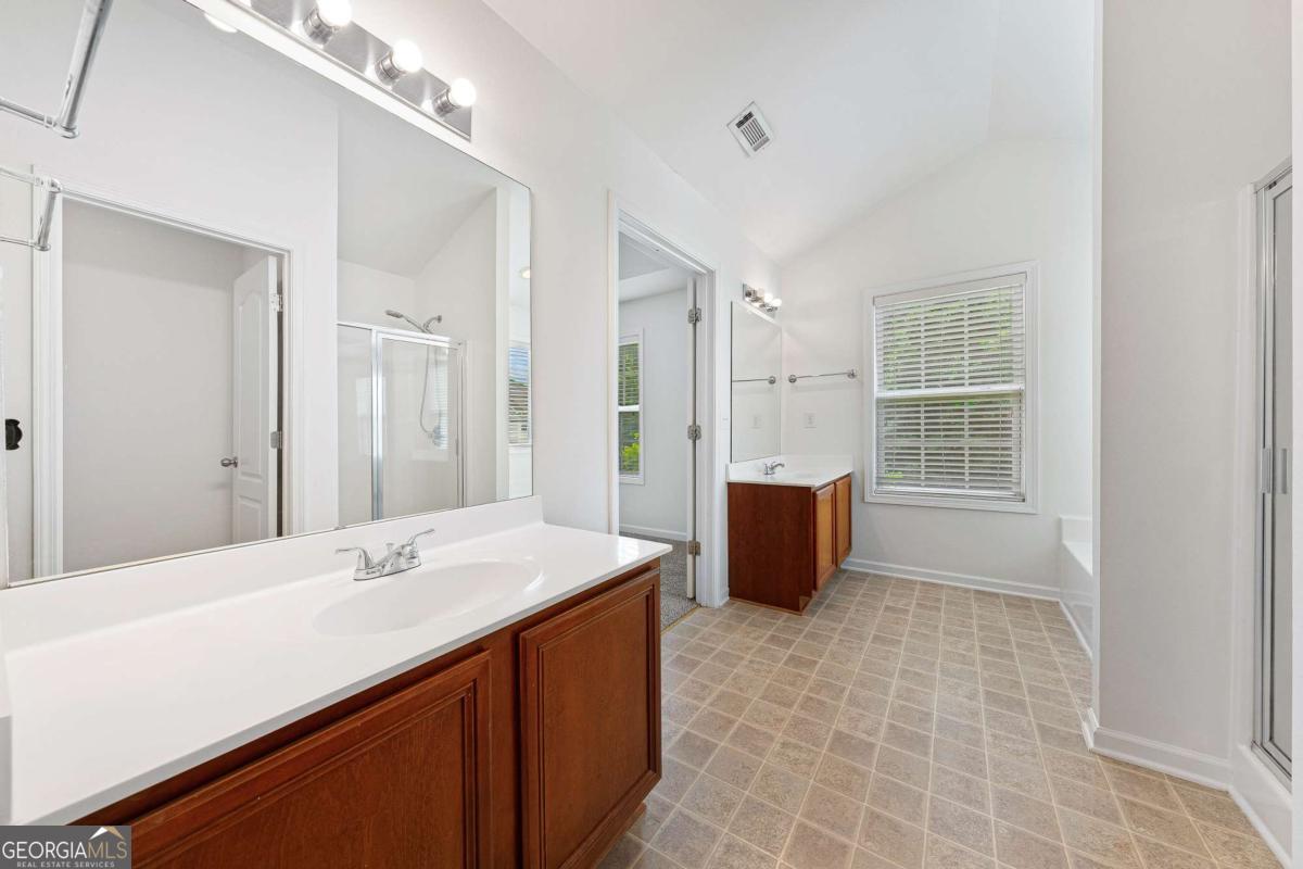 6643 Silk Tree Pointe Property Photo 19