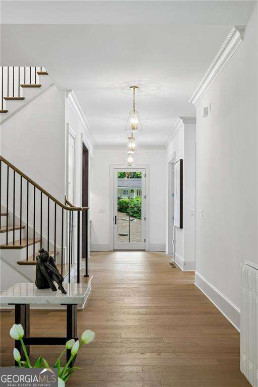 680 Edgewater Trail Property Photo 4