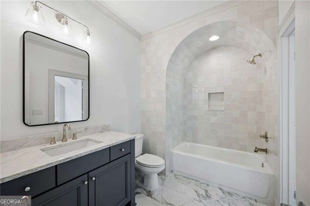 680 Edgewater Trail Property Photo 27