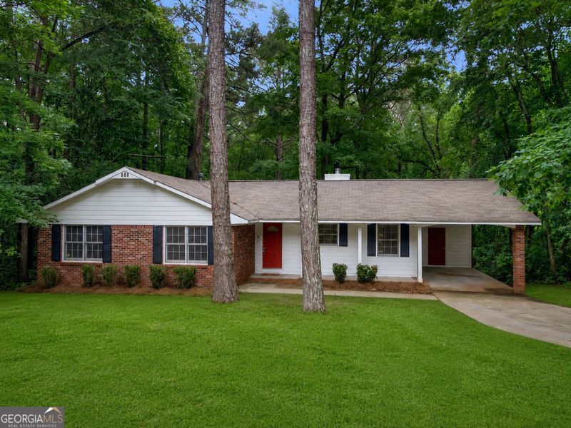 260 Pinehurst Drive Property Photo 1