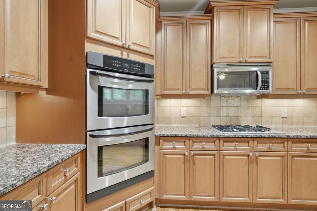 715 Crescent Circle Property Photo 18