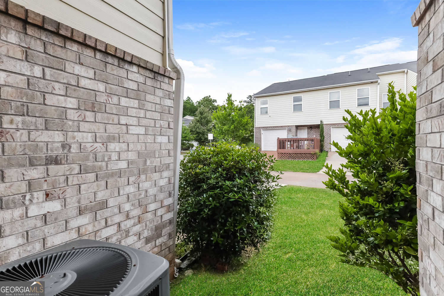 1515 Hydrangea Lane Property Photo 4