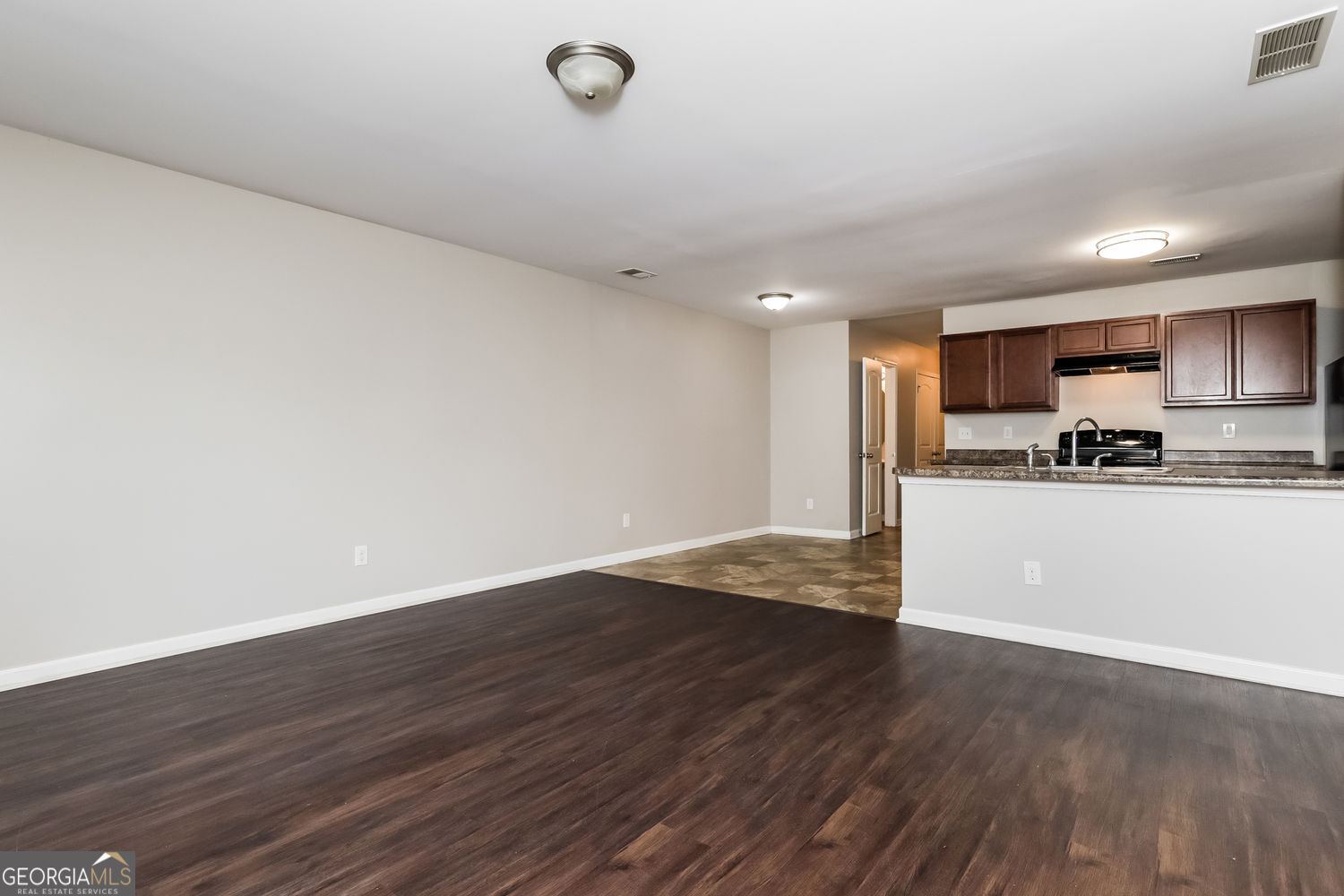 1515 Hydrangea Lane Property Photo 7