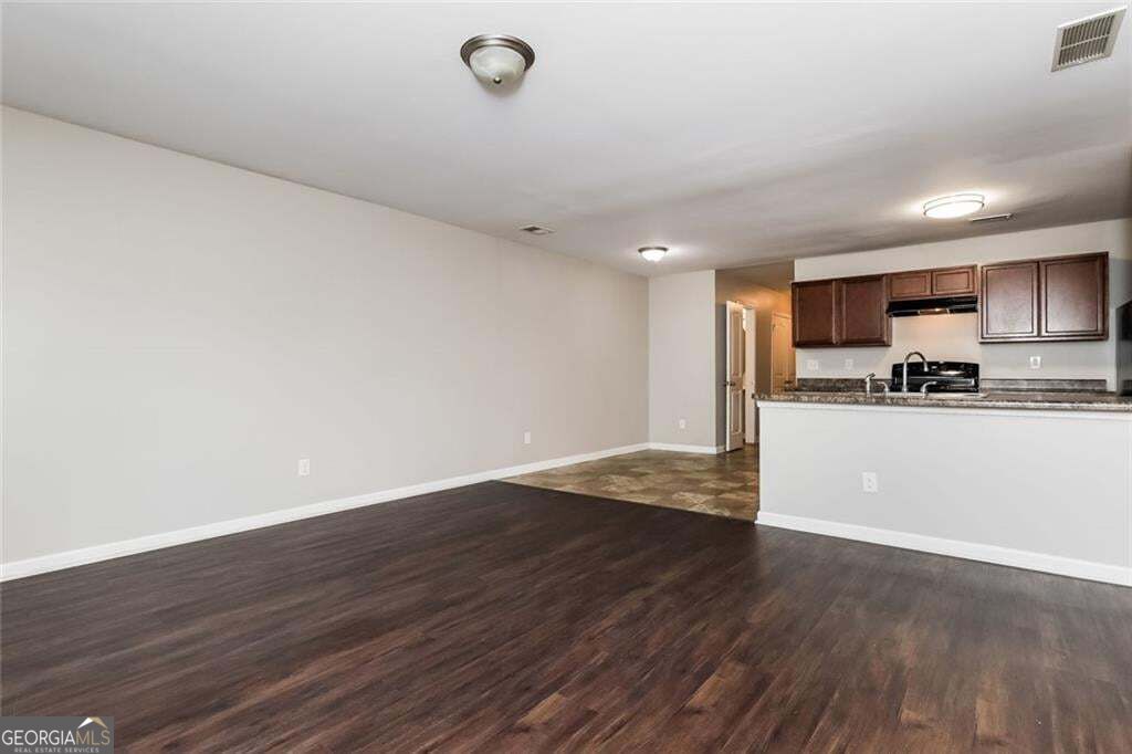 1515 Hydrangea Lane Property Photo 7