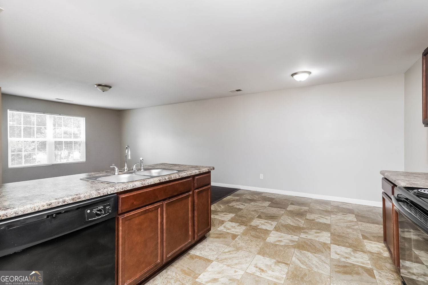 1515 Hydrangea Lane Property Photo 10