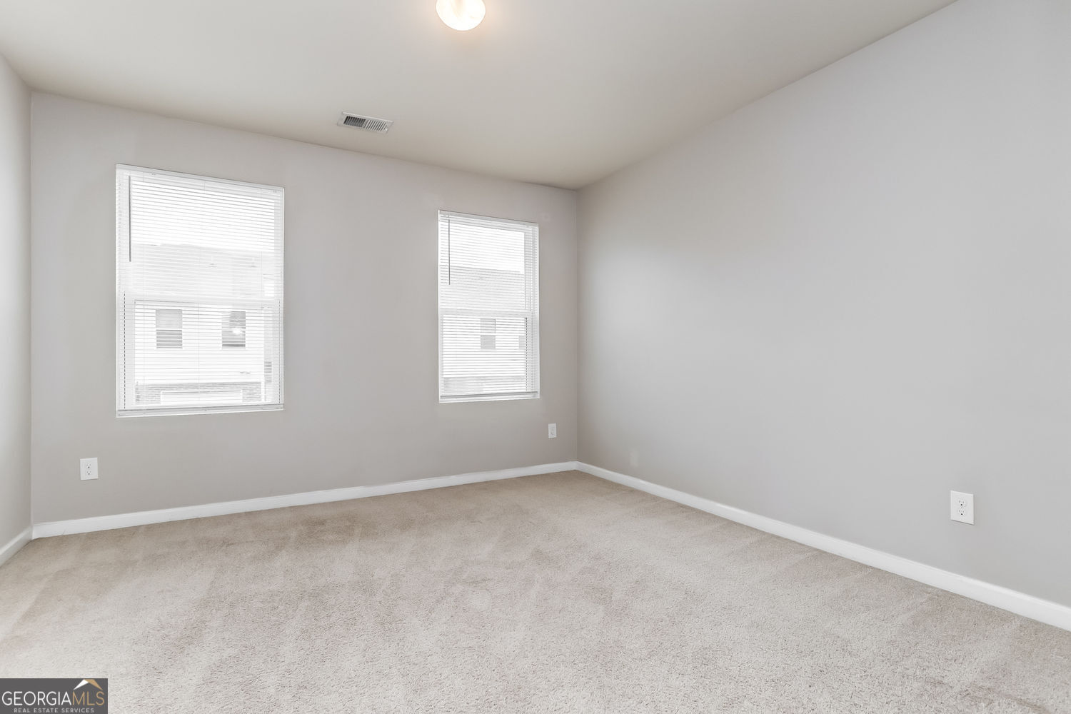1515 Hydrangea Lane Property Photo 13