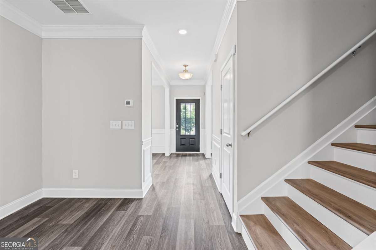 6830 Lancaster Crossing Property Photo 14