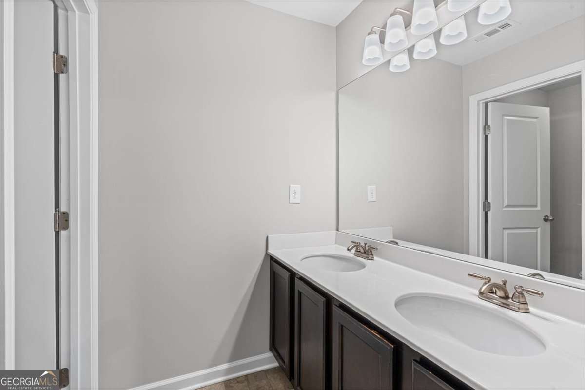 6830 Lancaster Crossing Property Photo 39
