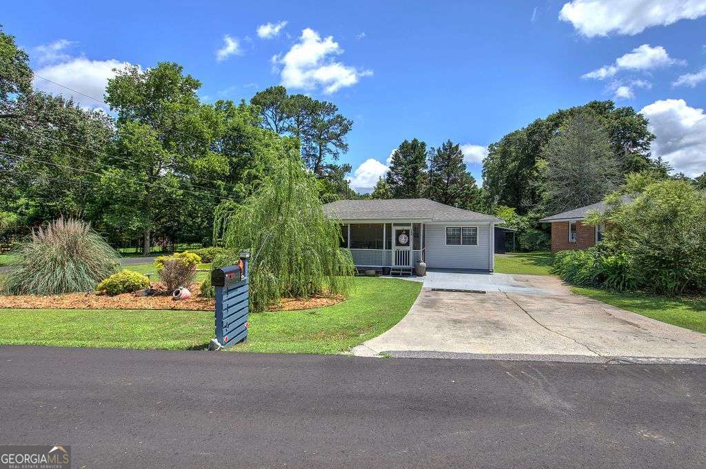 115 Lindsey Drive Property Photo 2