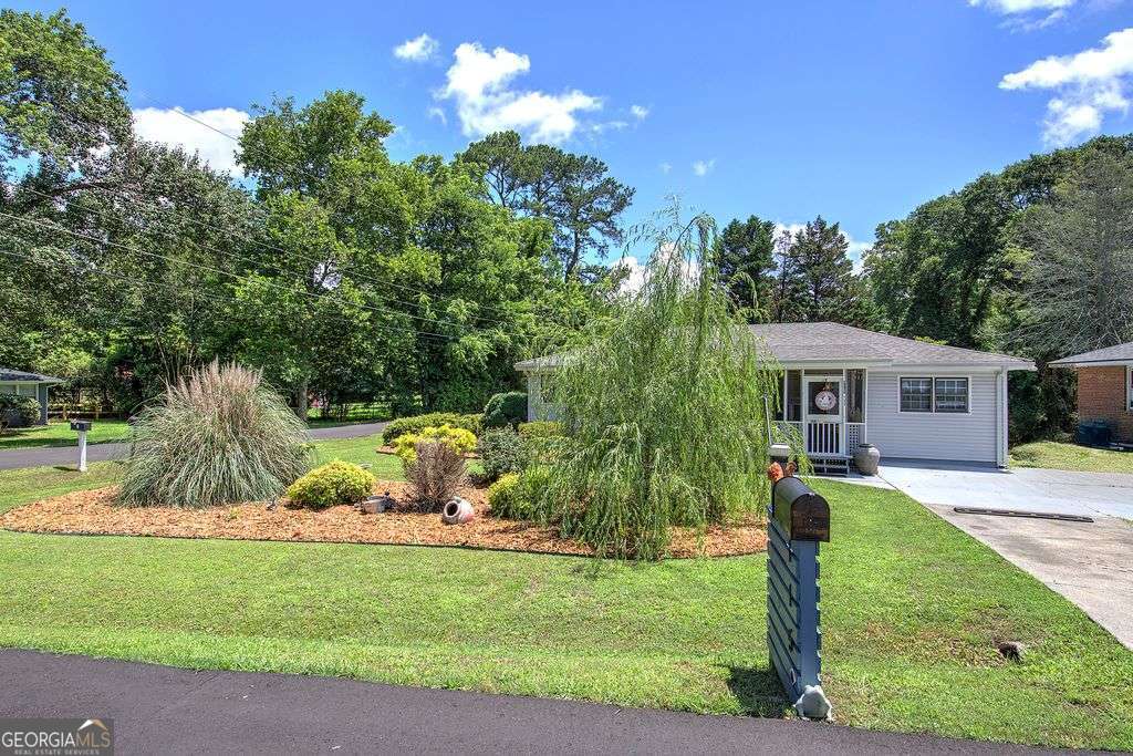 115 Lindsey Drive Property Photo 3
