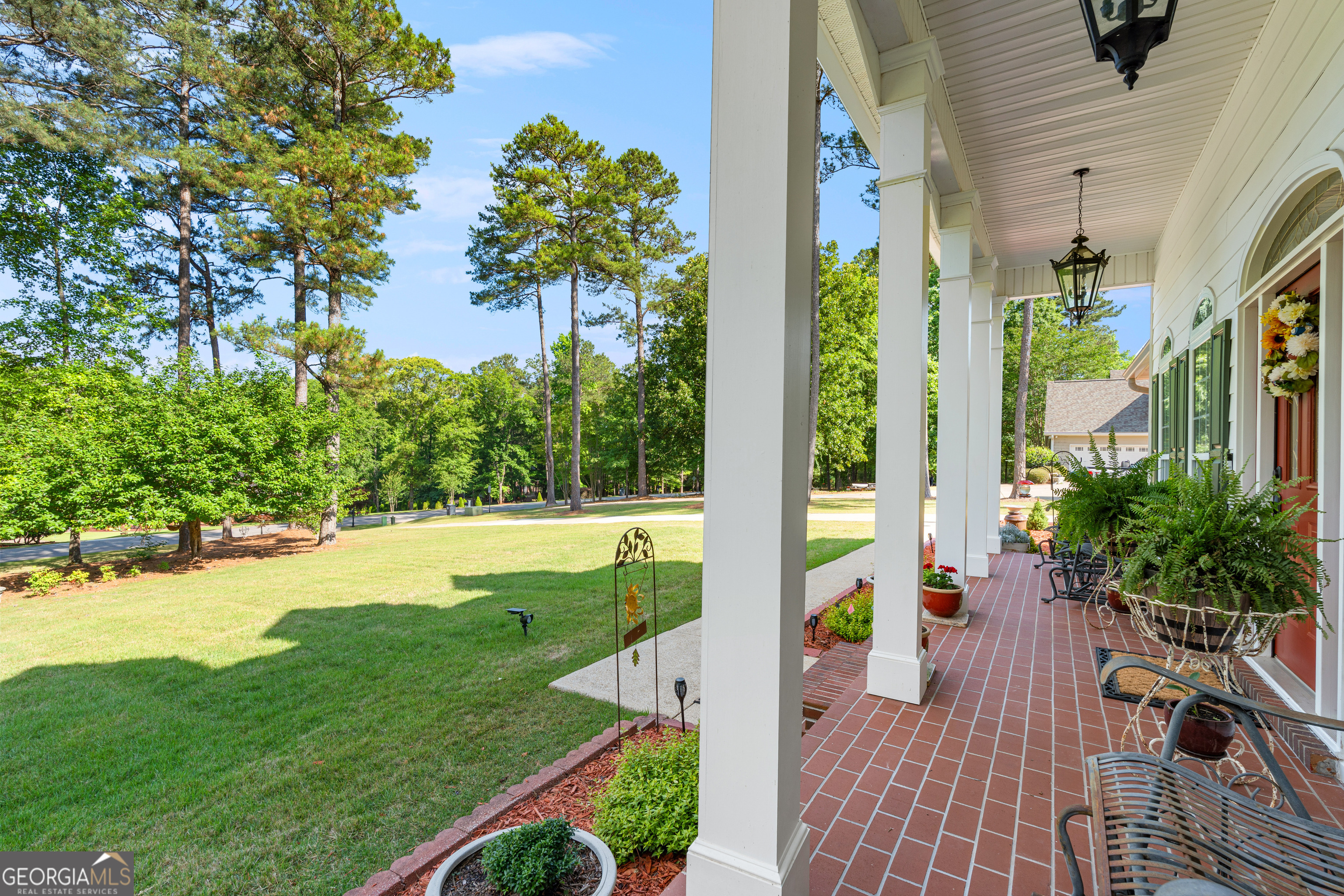 506 Riverside Drive Property Photo 4