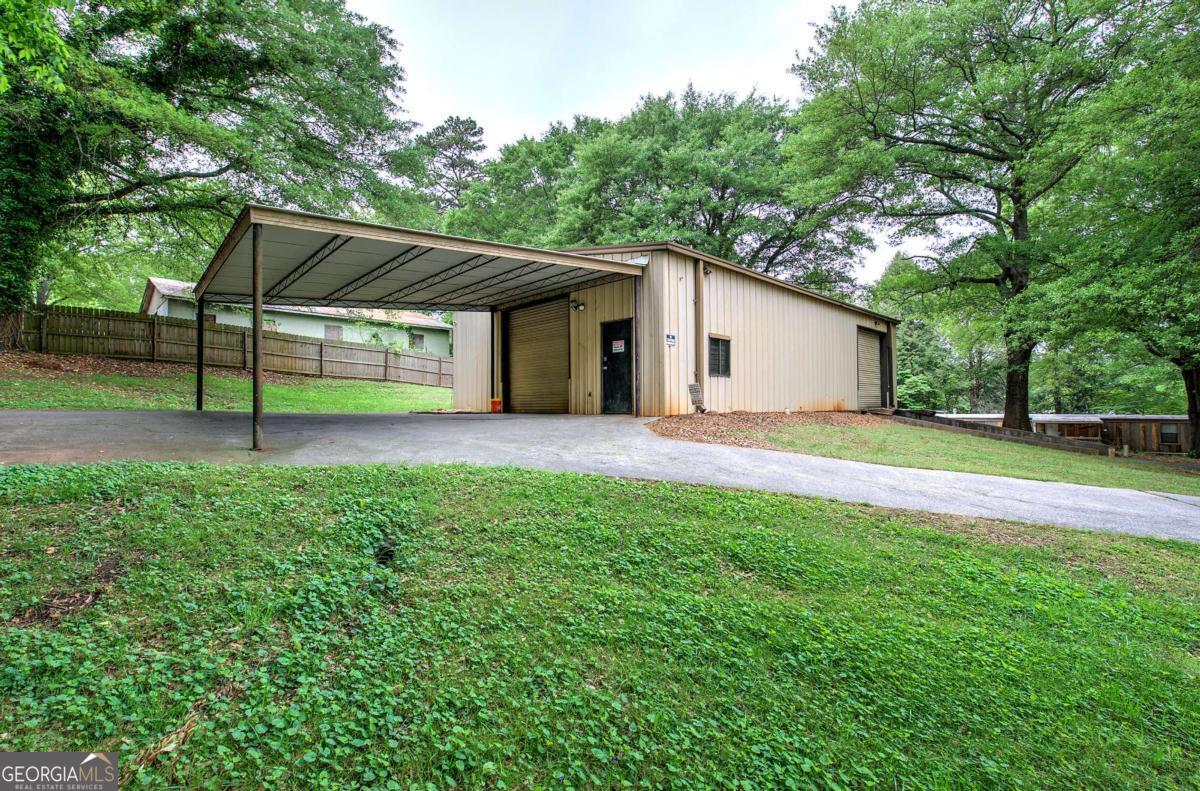 200 Rogers Road Property Photo 4