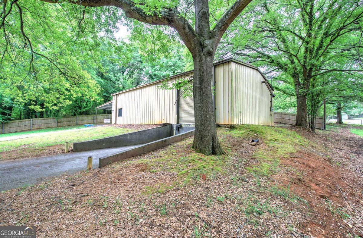 200 Rogers Road Property Photo 6
