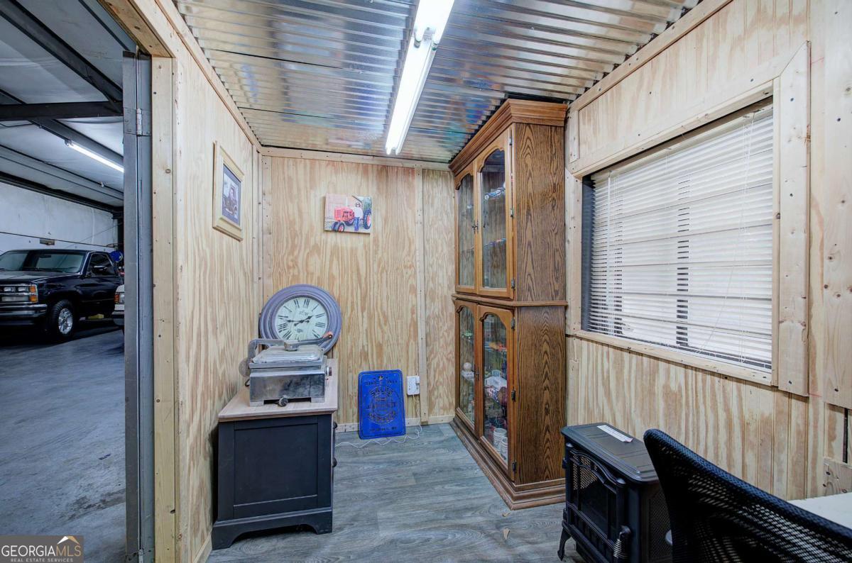 200 Rogers Road Property Photo 16