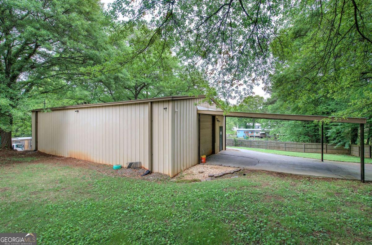 200 Rogers Road Property Photo 18