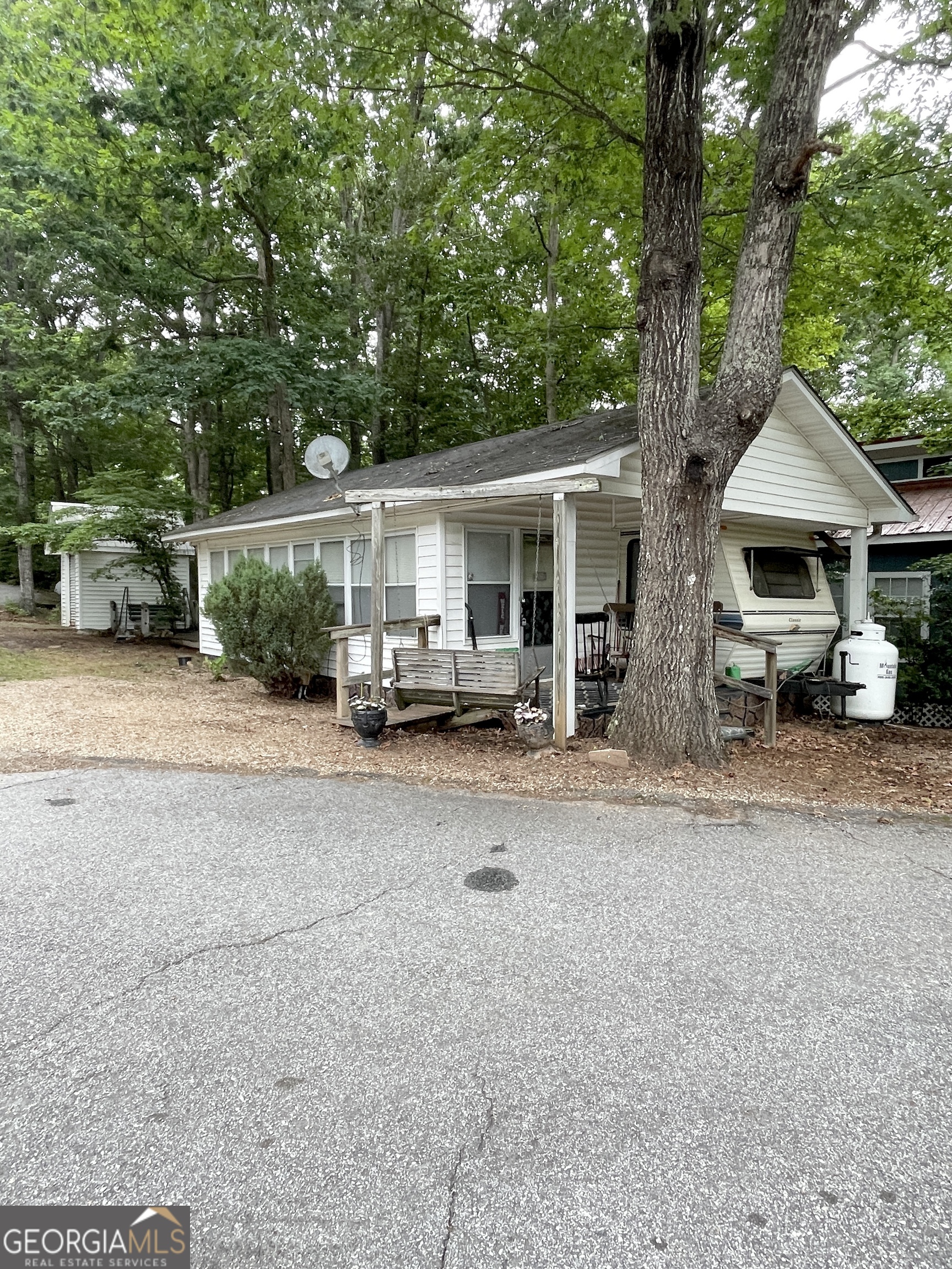 841 Mountain Shadows Drive Property Photo 1