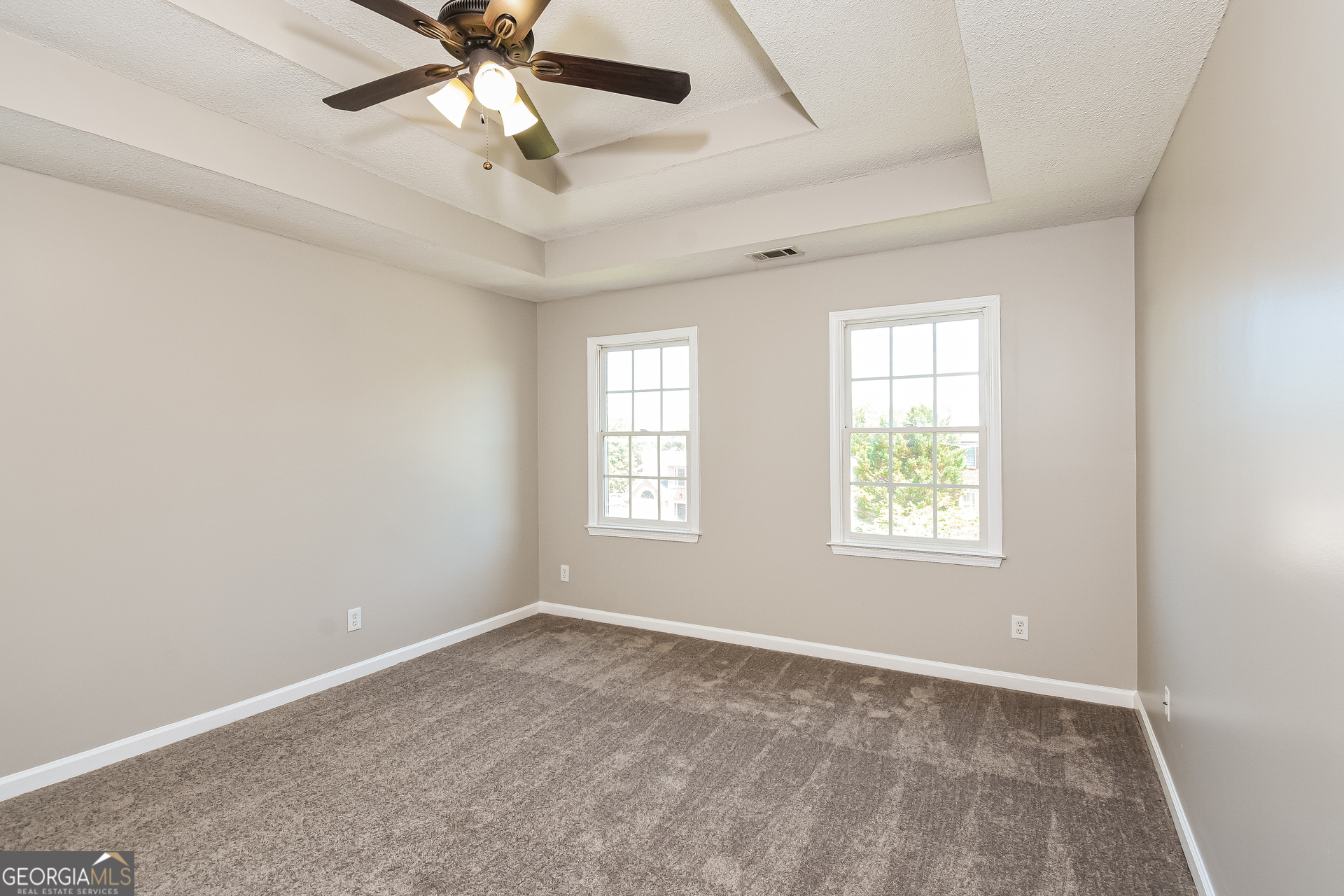 1016 Saddle Brooke Drive Property Photo 11