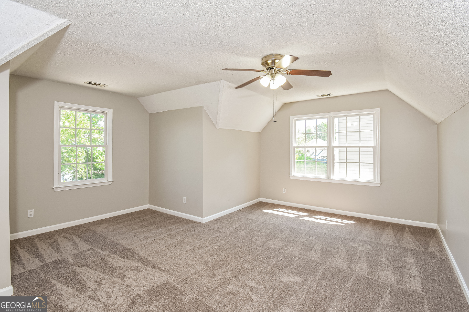 1016 Saddle Brooke Drive Property Photo 15