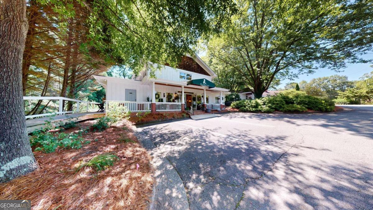 3760 Due West Road Nw Property Photo 1